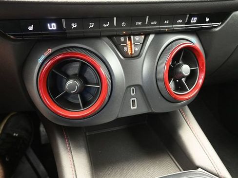 Used 2022 Chevrolet Blazer RS FWD image 39