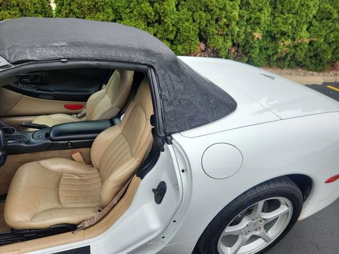 Used 2000 Chevrolet Corvette Convertible w/ Performance Handling Pkg image 14