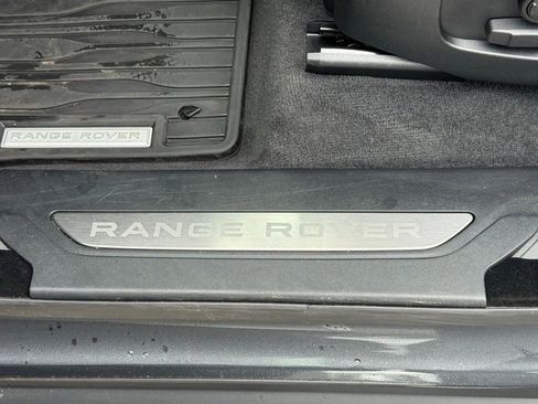Certified 2026 Land Rover Range Rover Velar Dynamic SE AWD/4WD image 12