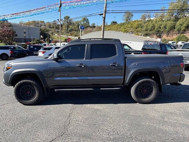 Used 2023 Toyota Tacoma TRD Pro AWD/4WD image 2