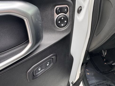 Used 2018 Jeep Wrangler Unlimited Sport S image 22