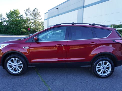 Used 2018 Ford Escape SE AWD/4WD image 4