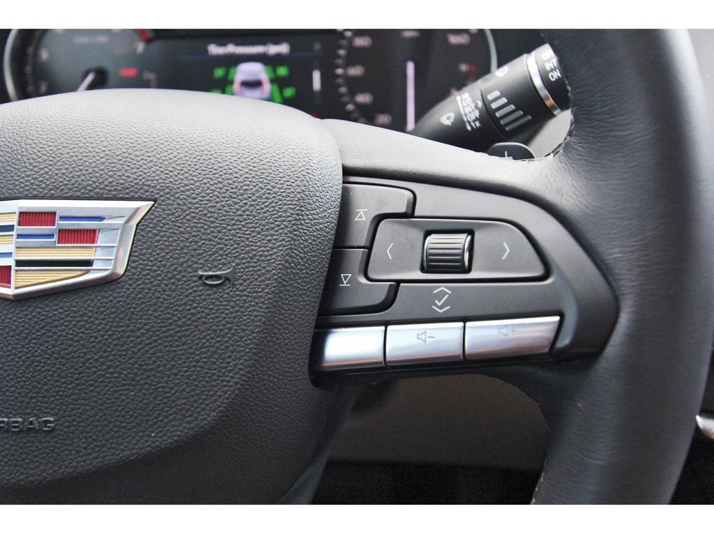 Certified 2023 Cadillac XT4 Luxury FWD image 16