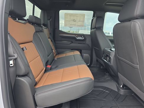 New 2026 Chevrolet Silverado 1500 High Country w/ High Country Premium Package AWD/4WD image 14