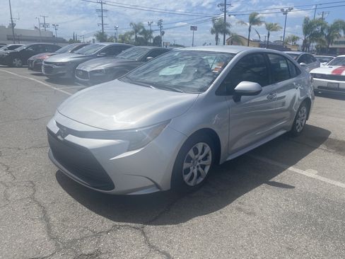 Used 2025 Toyota Corolla LE FWD image 2
