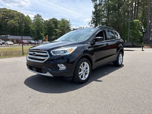 Used 2019 Ford Escape SEL FWD image 2