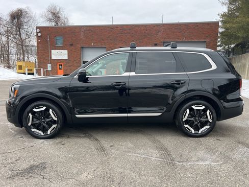 Certified 2023 Kia Telluride EX image 2