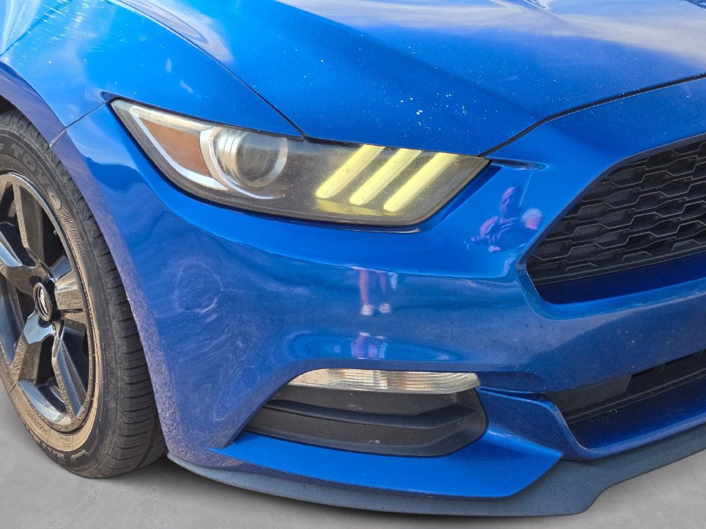 Used 2017 Ford Mustang Coupe RWD image 2