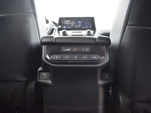 Used 2025 Toyota Grand Highlander FWD image 32