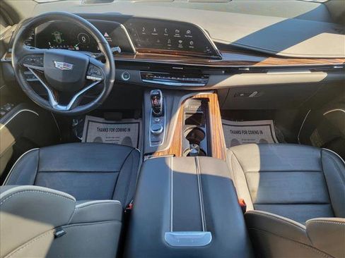 Used 2021 Cadillac Escalade Premium Luxury image 16