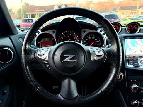 Used 2017 Nissan 370Z Touring Sport image 32