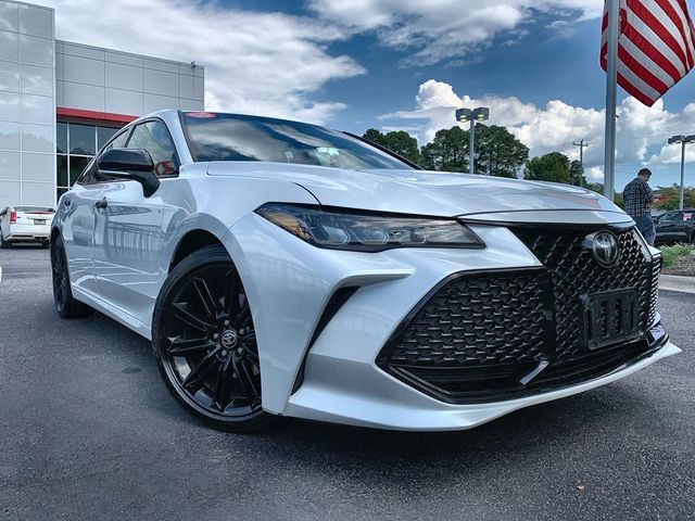 Used 2021 Toyota Avalon XSE FWD image 2