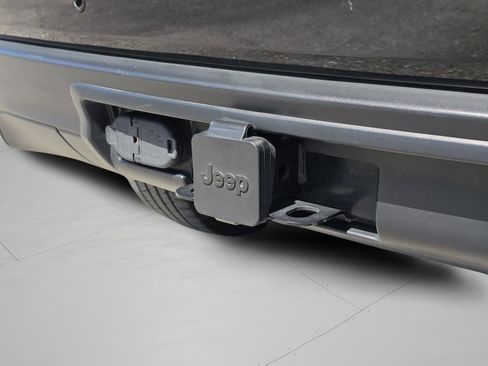 Used 2022 Jeep Grand Cherokee Laredo X RWD image 18