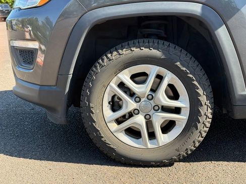 Used 2018 Jeep Compass Sport AWD/4WD image 9