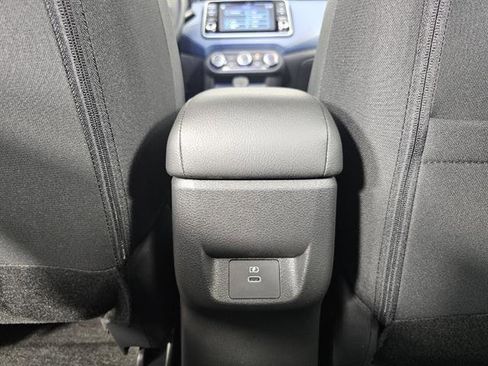 New 2025 Nissan Versa SV w/ Trunk Package FWD image 33