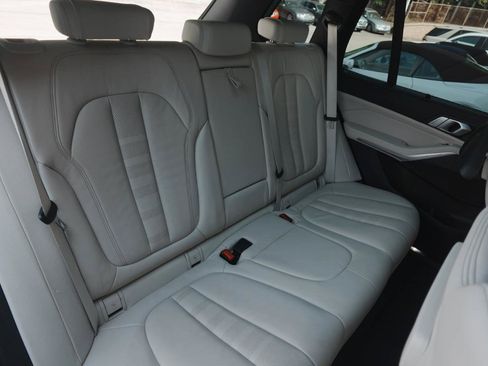 Used 2019 BMW X5 xDrive40i w/ Premium Package 2 AWD/4WD image 16
