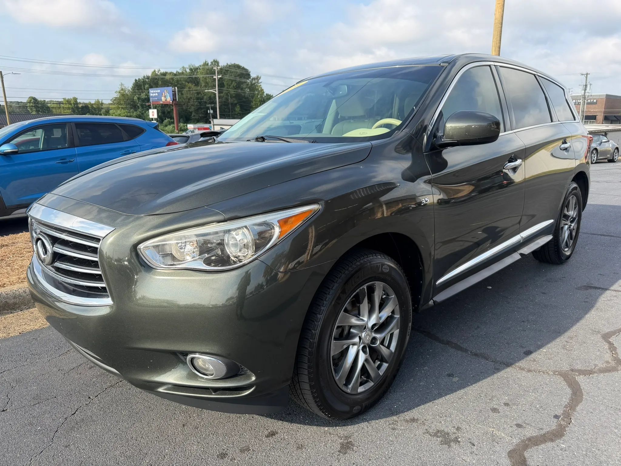 Used 2014 INFINITI QX60 Luxe w/ Premium Package AWD/4WD image 3