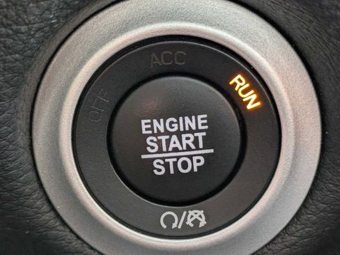 Used 2021 Chrysler Pacifica Touring-L w/ Premium & Safety Sphere Group image 30