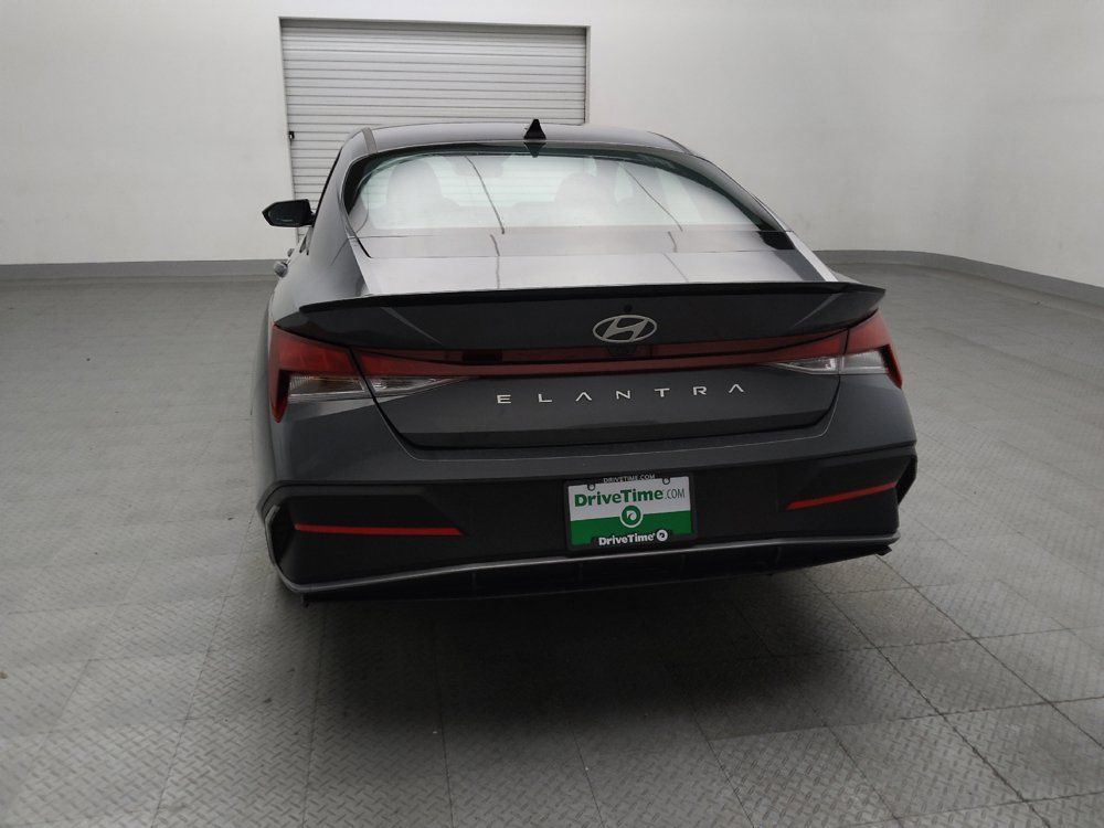 Used 2025 Hyundai Elantra Sport FWD image 6