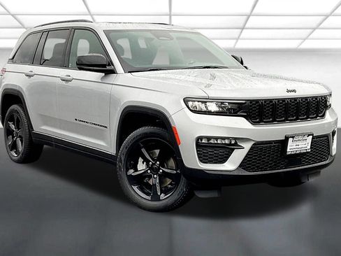 New 2025 Jeep Grand Cherokee Limited w/ Black Appearance Package AWD/4WD image 1