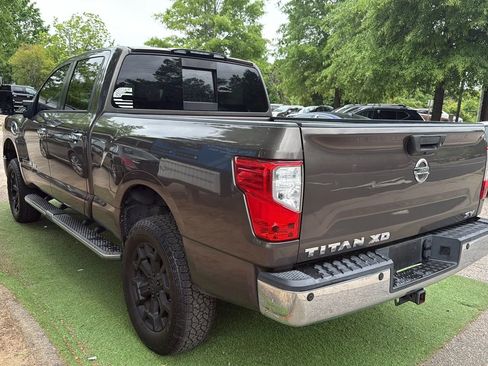 Used 2016 Nissan Titan SV RWD image 5