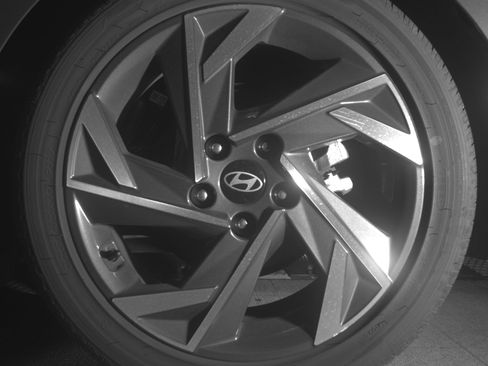 Used 2025 Hyundai Elantra SEL image 14