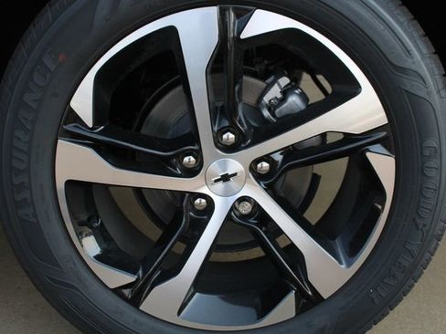 New 2026 Chevrolet Trax RS w/ Sunroof Package image 9