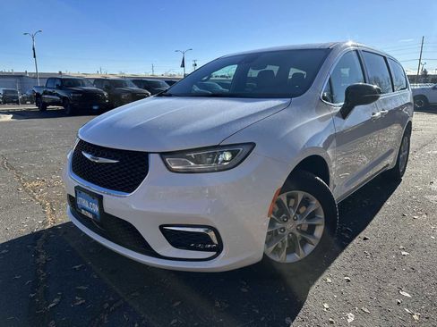 New 2026 Chrysler Pacifica Select image 27