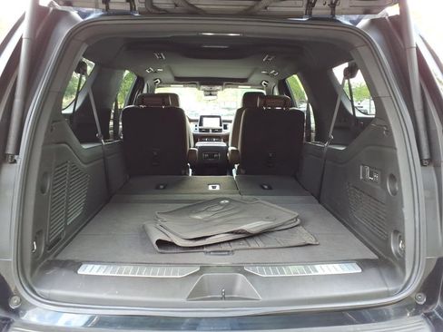 Certified 2023 Chevrolet Suburban High Country w/ Premium Package 2 AWD/4WD image 31