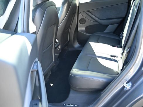 Used 2023 Tesla Model Y Long Range AWD/4WD image 11