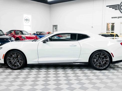 Used 2017 Chevrolet Camaro ZL1 RWD image 11