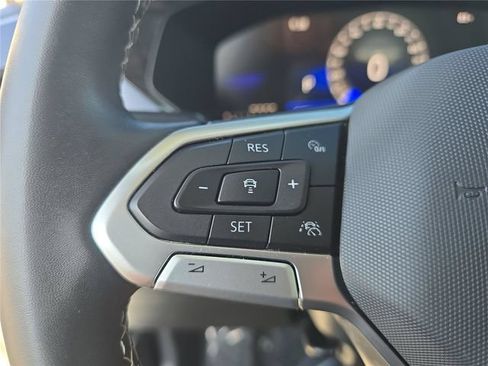 Used 2023 Volkswagen Taos SE w/ Panoramic Sunroof Package FWD image 20
