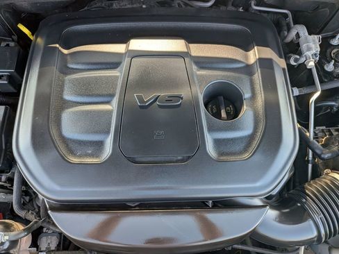 Used 2019 Jeep Grand Cherokee Limited AWD/4WD image 12