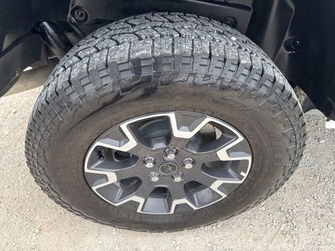 Used 2025 Jeep Wrangler Unlimited Sahara AWD/4WD image 29
