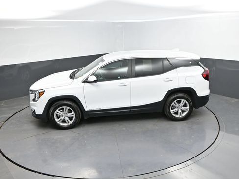 Used 2024 GMC Terrain SLE FWD image 29