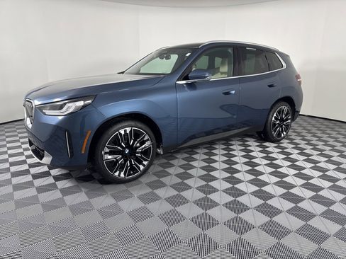 Used 2025 BMW X3 xDrive30i w/ Premium Package image 4