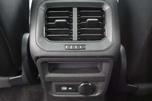 Used 2024 Volkswagen Tiguan SE R-Line AWD/4WD image 36