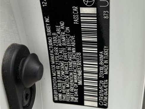 Used 2018 Toyota C-HR XLE image 31