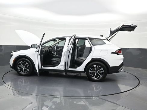 Used 2024 Kia Sportage EX FWD image 34