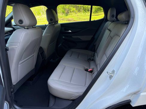New 2025 Buick Envista Avenir FWD image 8