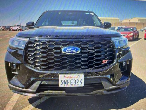 Used 2025 Ford Explorer ST w/ Sun And Sound Package AWD/4WD image 8