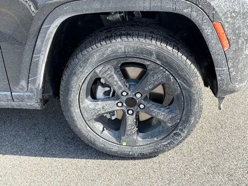 New 2026 Jeep Grand Cherokee L Limited image 11