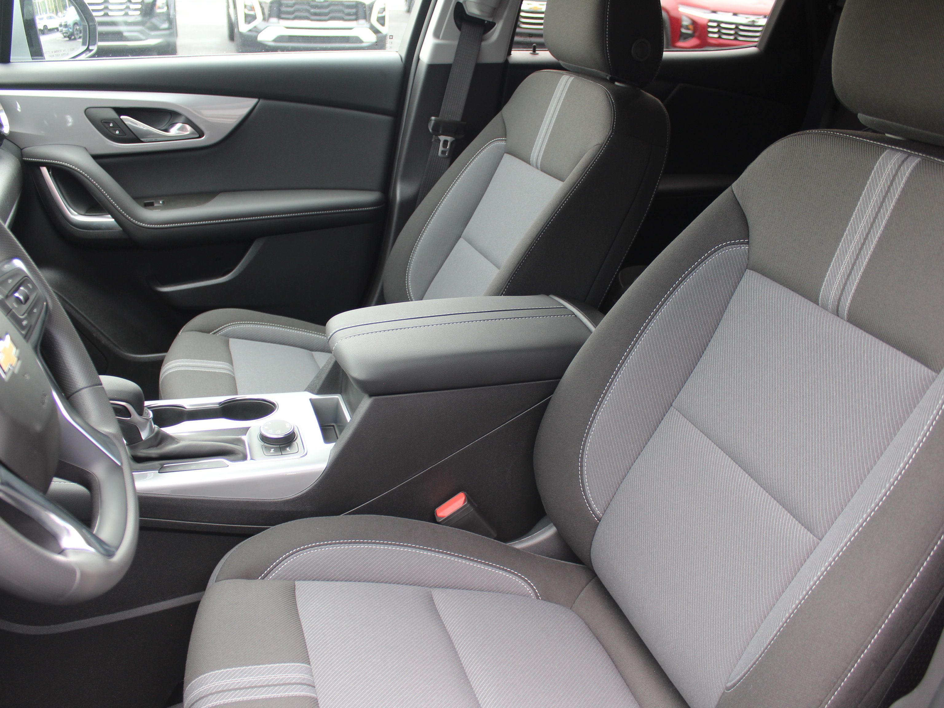 New 2026 Chevrolet Blazer LT w/ Convenience Package AWD/4WD image 9