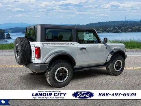 New 2026 Ford Bronco 2-Door w/ Sasquatch Package AWD/4WD image 3