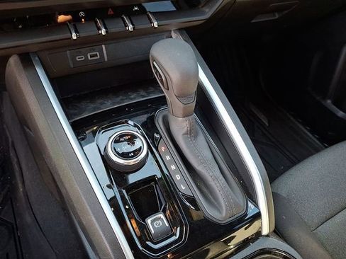 Used 2025 Chevrolet Colorado Trail Boss image 11