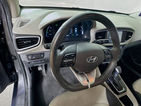 Used 2017 Hyundai Ioniq SEL image 11