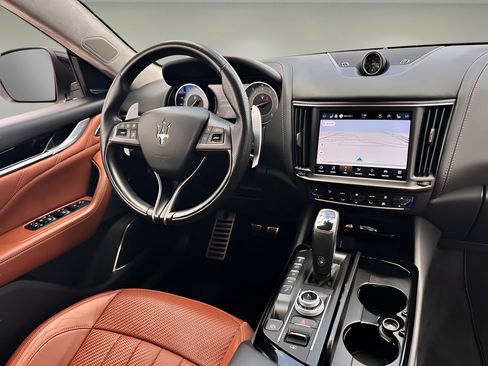 Used 2022 Maserati Levante Modena AWD/4WD image 7