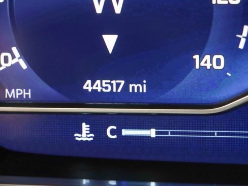 Used 2023 Chevrolet Tahoe Z71 w/ Luxury Package image 17