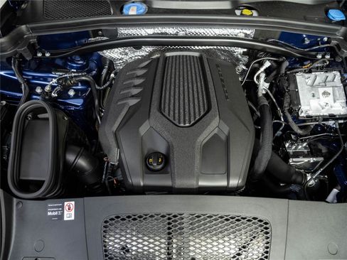 New 2026 Porsche Macan Turbo AWD/4WD image 35