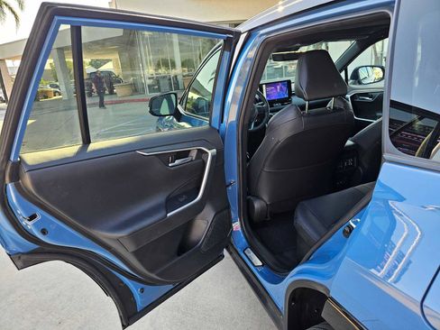 Used 2023 Toyota RAV4 XSE AWD/4WD image 15